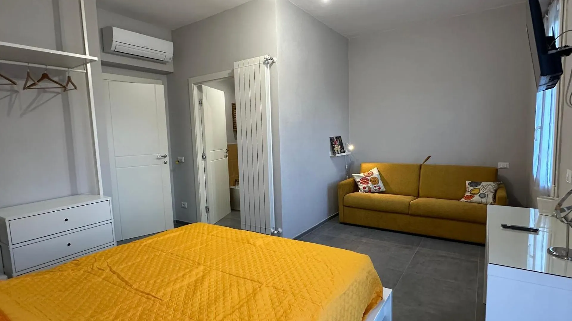 Bcube - Santa Bona Bed & Breakfast Pisa 0*,  Italy